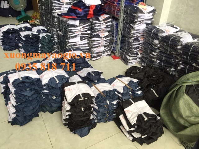 xưởng may áo gió đồng phục
